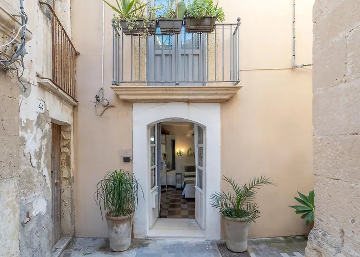 Giamevi Sicily * Syracuse